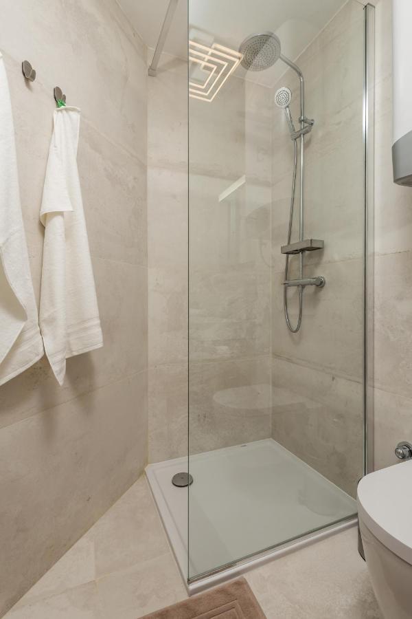Luxury City Center Apartment -50M To The Sea Opatija Exterior photo
